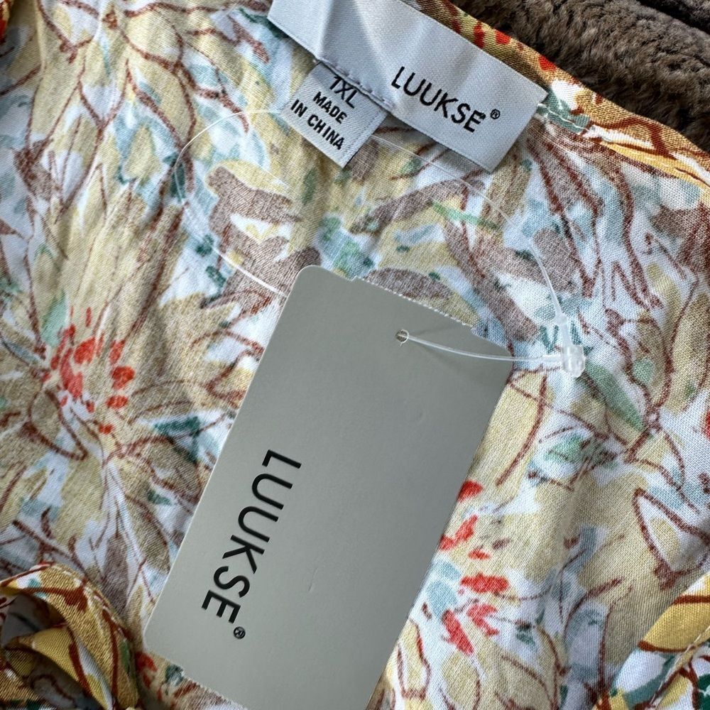 🎉5 for $45🎉 NWT Luukse Top Blouse Shirt Sizd 1XL - Picture 10 of 10